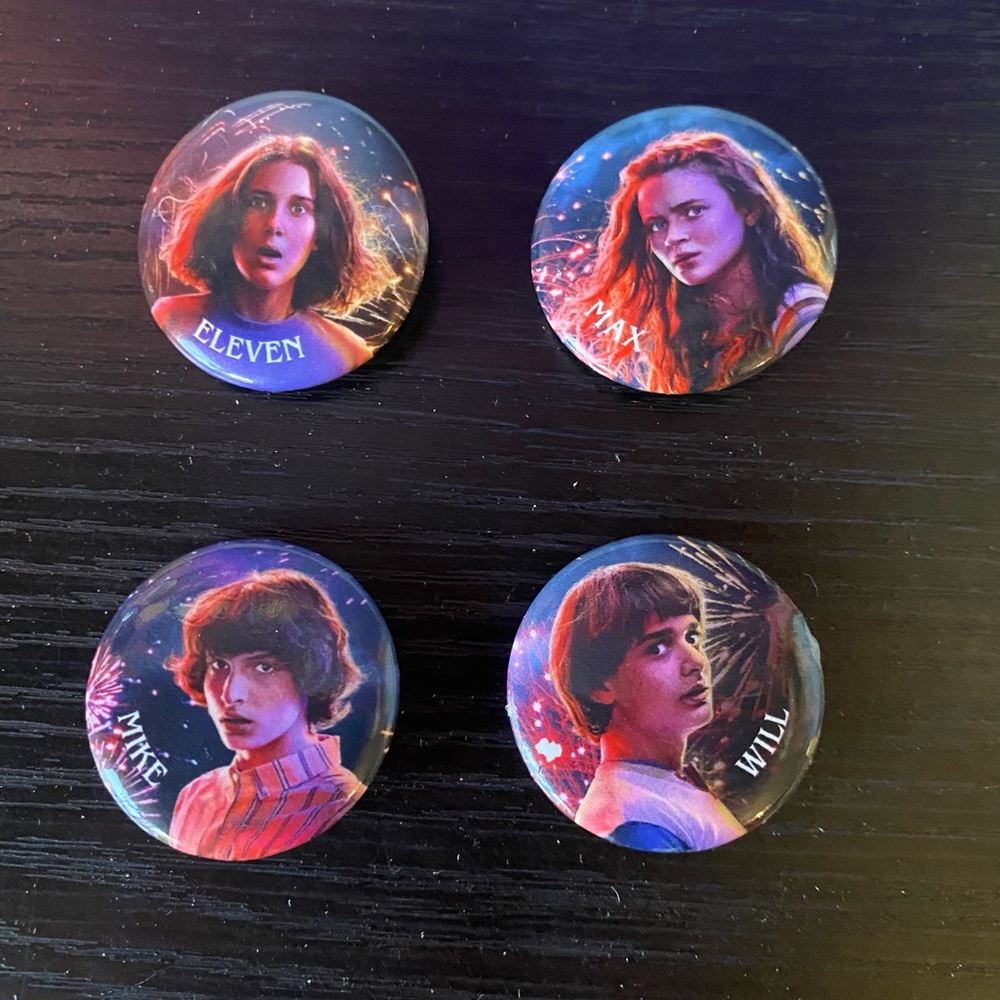 EXCLUSIVE RARE Stranger Things Characters Button Set - Picture 2 of 3